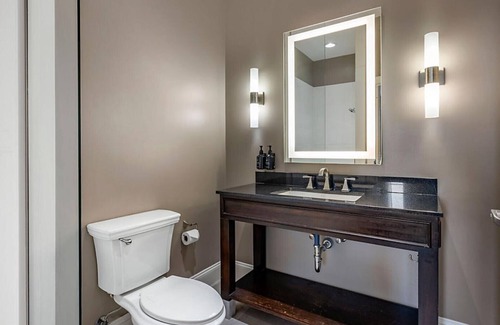 North Capitol Resort | Premier Boutique-Bluegreen Downtown Nahville