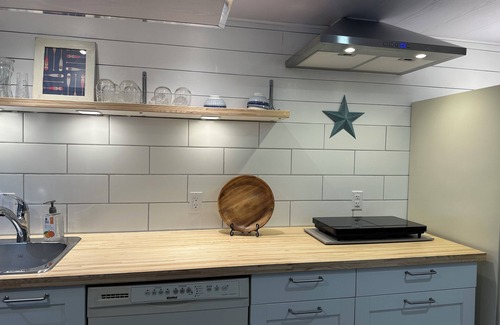 Okanagan-Similkameen House | Premier Host WADE INN PENTICTON Handy to KVR Beaches Wineries Breweries & Cider