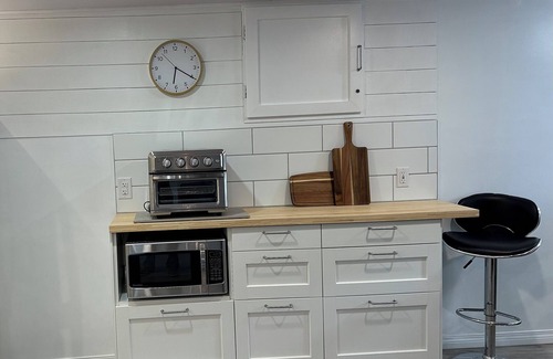 Okanagan-Similkameen House | Premier Host WADE INN PENTICTON Handy to KVR Beaches Wineries Breweries & Cider