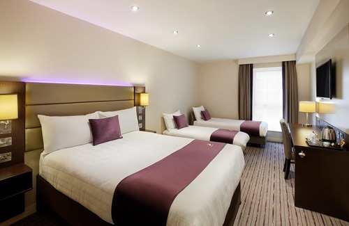 Barnwood Hotel | Premier Inn Gloucester - Barnwood