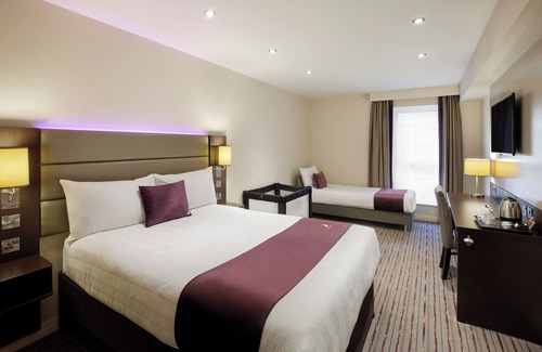 Maidstone Hotel | Premier Inn Maidstone - Allington