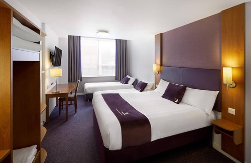 Rhuddlan Hotel | Premier Inn Rhuddlan