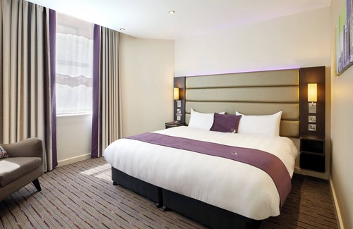Saffron Walden Hotel | Premier Inn Saffron Walden