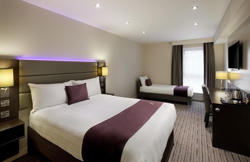 Wakefield Hotel | Premier Inn Wakefield City North
