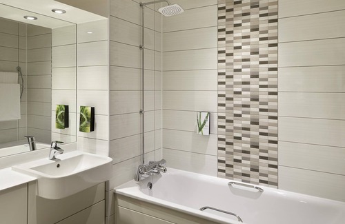 Greasby Hotel | Premier Inn Wirral - Greasby