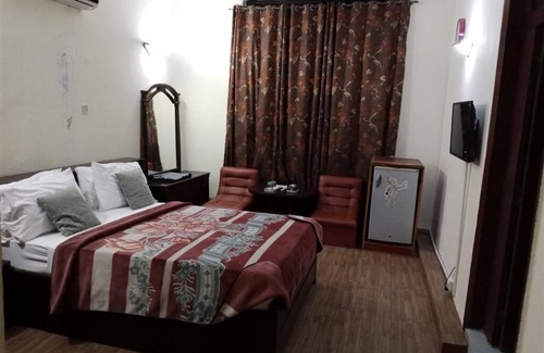 F-7 Sector House | Premier Lodge