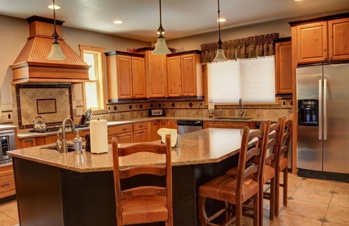 Deer Park House | Premier Luxury Home: 6 BR/7 BA/Hot Tub/Game Room/Free Nights/Level 2 EV Charging