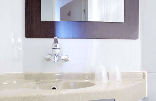 Bourges Hotel | Premiere Classe Bourges (6 kms du centre-ville)