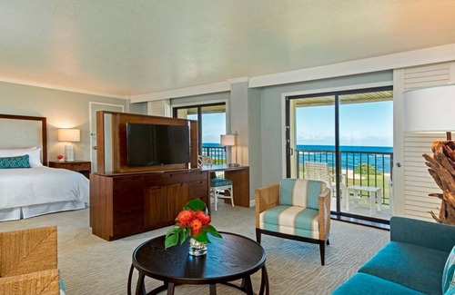 Hanamaulu Hotel | Premium Oceanfront Suite 1 King Bed at Kauai Beach Resort!