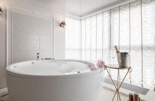 Klaipeda Apartment | President Jacuzzi Apartment by LIUKSAI