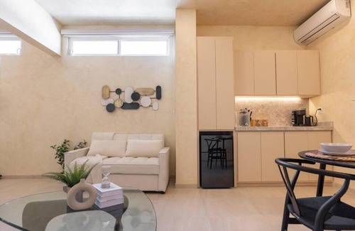 Ulbrich Apartment | Presidential Studio with Gated Parking at Casas Sanblu