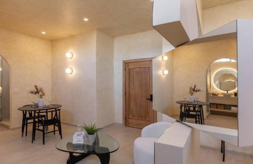 Ulbrich Apartment | Presidential Studio with Gated Parking at Casas Sanblu