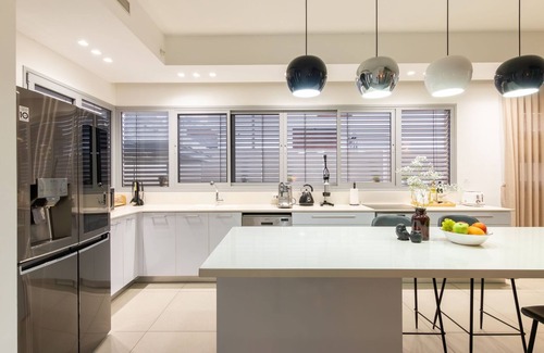 Rishon LeTsiyon Villa | Prestigious Beachfront Villa PrivatePool