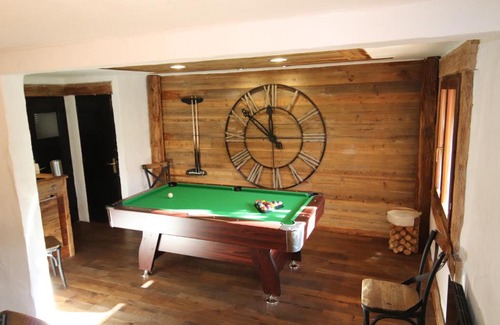 Montgenevre Ski Chalet | Prestigious Chalet for 18 Guests, Pool & Jacuzzi, close to slopes and resort center