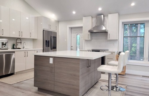 Whitchurch-Stouffville House | Preston Lake GTA Cottage Retreat/Hot Tub/Swim/Hike