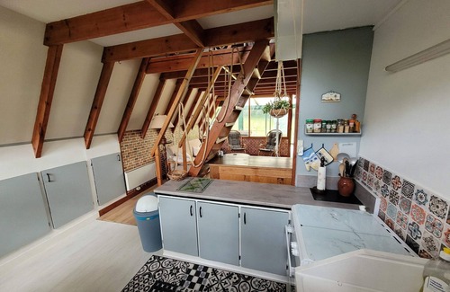 Ver-sur-Mer House | Pretty atypical chalet by the sea with a 2500 m² garden