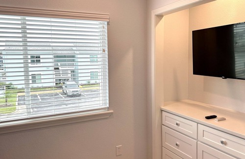 Key Allegro House | Pretty bayfront townhouse with private dock and spectacular views. Sleeps 6.