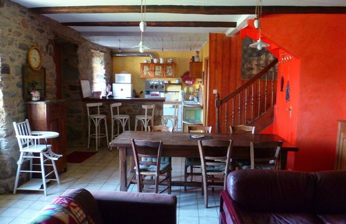 Plourhan House | Pretty longère with enclosed garden, 3 *. Ajoncs d'Or beaches and golf nearby.