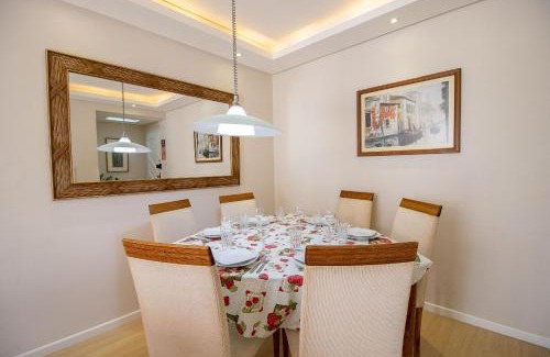 Centro Apartment | PRG91 - 4 Dorm, Garagem Camionete, Wi-Fi, Sacada