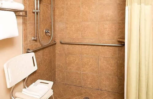 St. George Resort | Prime Location! Free Breakfast, Onsite Parking, Near St. George Tabernacle