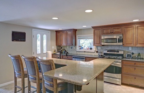 Enola House | Prime Location/Grove Retreat-Pool,Deck,Pond,FirePit,Playground,Wildlife