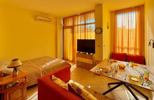 Sunny Beach Apartment | Prime Location Studio Midia Beach