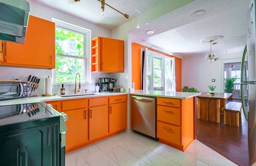 Short North House | Prime Location Top Rated Clean Parking Free