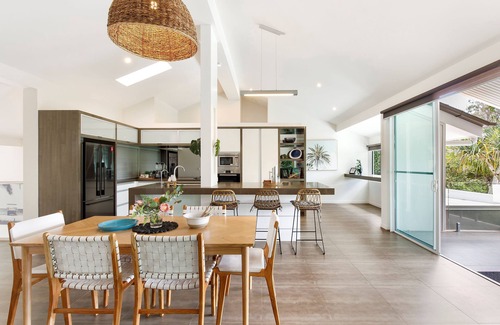 Noosa Heads House | Prime Location, Views & Sunsets, Walk to Beach