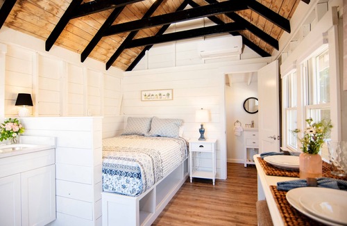 North Truro Hotel | Prince of Whales