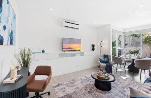 Caulfield South Apartment | Princes Park Getaway