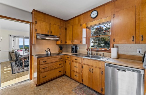 Montross Cottage | Privacy and space with world class views