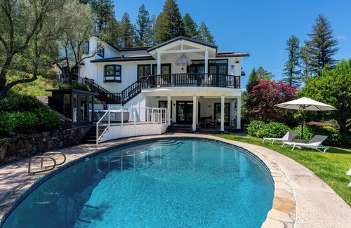 St. Helena House | Private 2.3 acre 6 bed/4.5 ba Napa Valley Estate - Pool, Sauna, Hot Tub