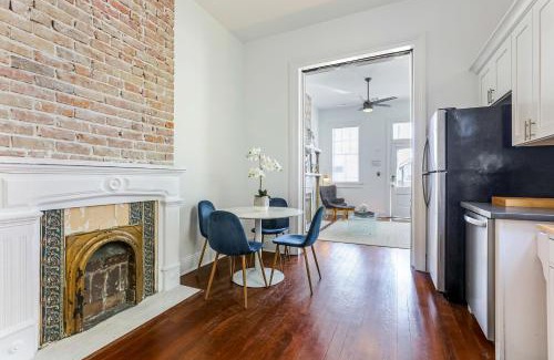 Freret Apartment | Private 2BR in Uptown by Hosteeva