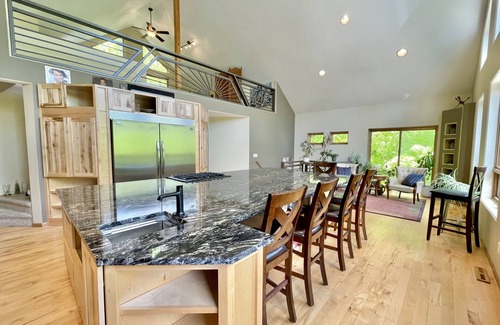 Cohasset House | Private 3+ acre executive retreat 4 "blocks" from Pokegama Lake & bike trailhead