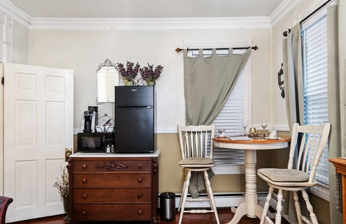 Port Deposit Apartment | Private 3 room Queen Suite w/Kitchenette