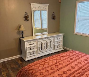 Oberlin House | Private 5-Acre Retreat In-Ground Pool Hot Tub