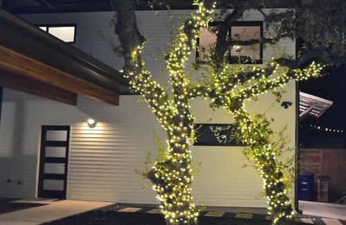 Dawson Apartment | Private Above Garage Suite Close to DT & Airportn