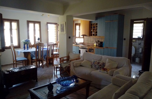 Afytos Villa | Private and Secure, Afytos/Athytos Villa, 4-min drive from the beach