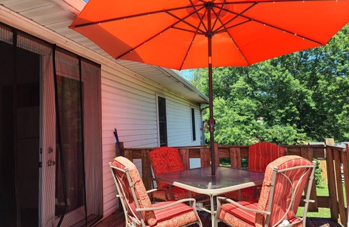 Reedsville Apartment | Private apt approx 20 from Sabraton/Morgantown & 30 mins from Stadium/Evansdale