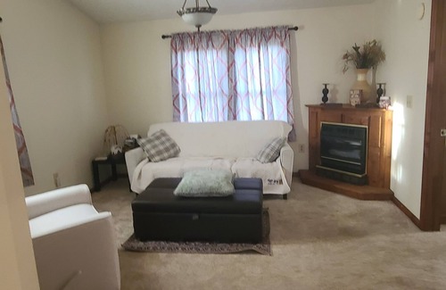 Reedsville Apartment | Private apt approx 20 from Sabraton/Morgantown & 30 mins from Stadium/Evansdale