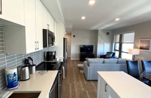 Quincy Apartment | Private Apt Downtown