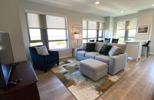 Quincy Apartment | Private Apt Downtown