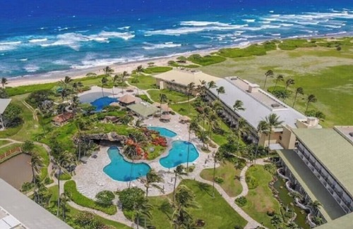 Hanamaulu Apartment | Private Beachfront Ocean View w/Resort Amenities!