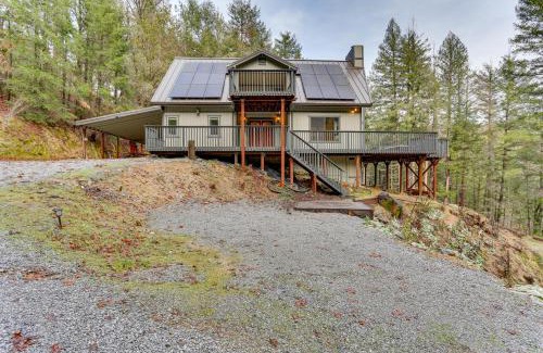 Lakehead House | Private Cabin with Forest Views and Grill in Lakehead!