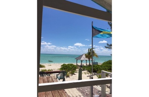 Bahama Palm Shores Cottage | Private Casa on Bonefish Beach - also a Motorboat and Sailboat for rent
