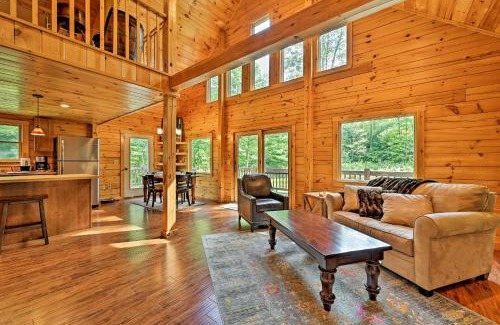 Chester House | Private Chester Home with Deck, Mins to Skiing!
