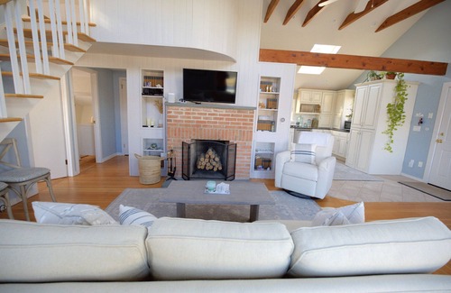 Southold Cottage | Private Coastal Two Bedroom Cottage on the Water