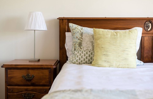 Bungendore Cottage | Private cosy cottage for familes, friends and groups