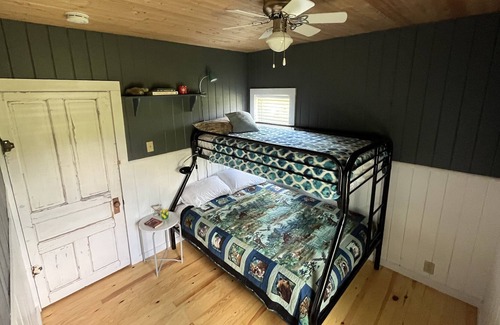Machin Cottage | Private cottage on Eagle Lake
