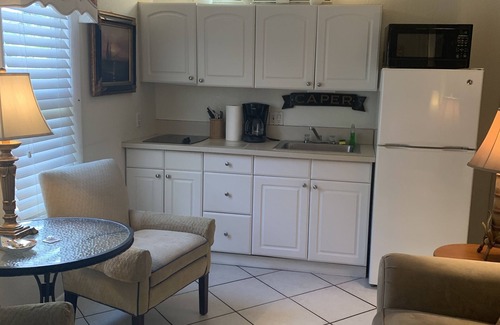 Old Northwood Cottage | Private Cottage Historic District In Old Northwood Close To The Beach